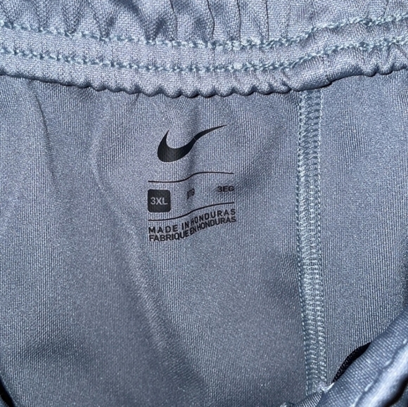 Nike Joggers - Picture 3 of 3